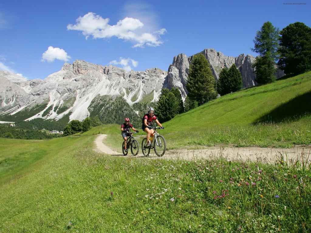 Vitalhotel Dosses Santa Cristina Val Gardena Exterior photo